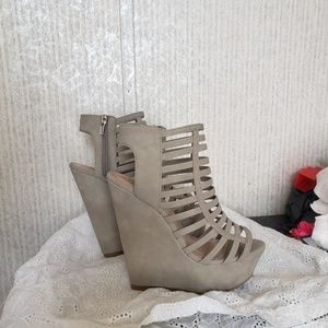 Gray Wedges
